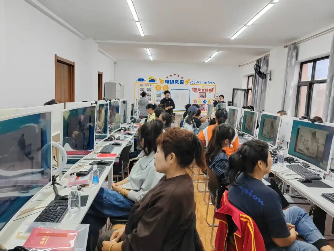 西安巾幗學(xué)技能電商促就業(yè) 數(shù)字時(shí)代下的女性職業(yè)發(fā)展新路徑